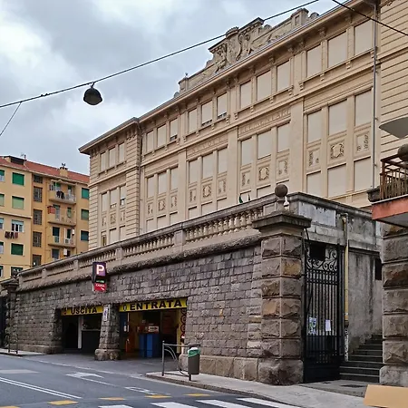 아파트 Carlo's Lf2.17-sanremo Centro-la Maison Del Corso-