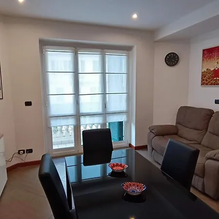 아파트 Carlo's Lf2.17-sanremo Centro-la Maison Del Corso-